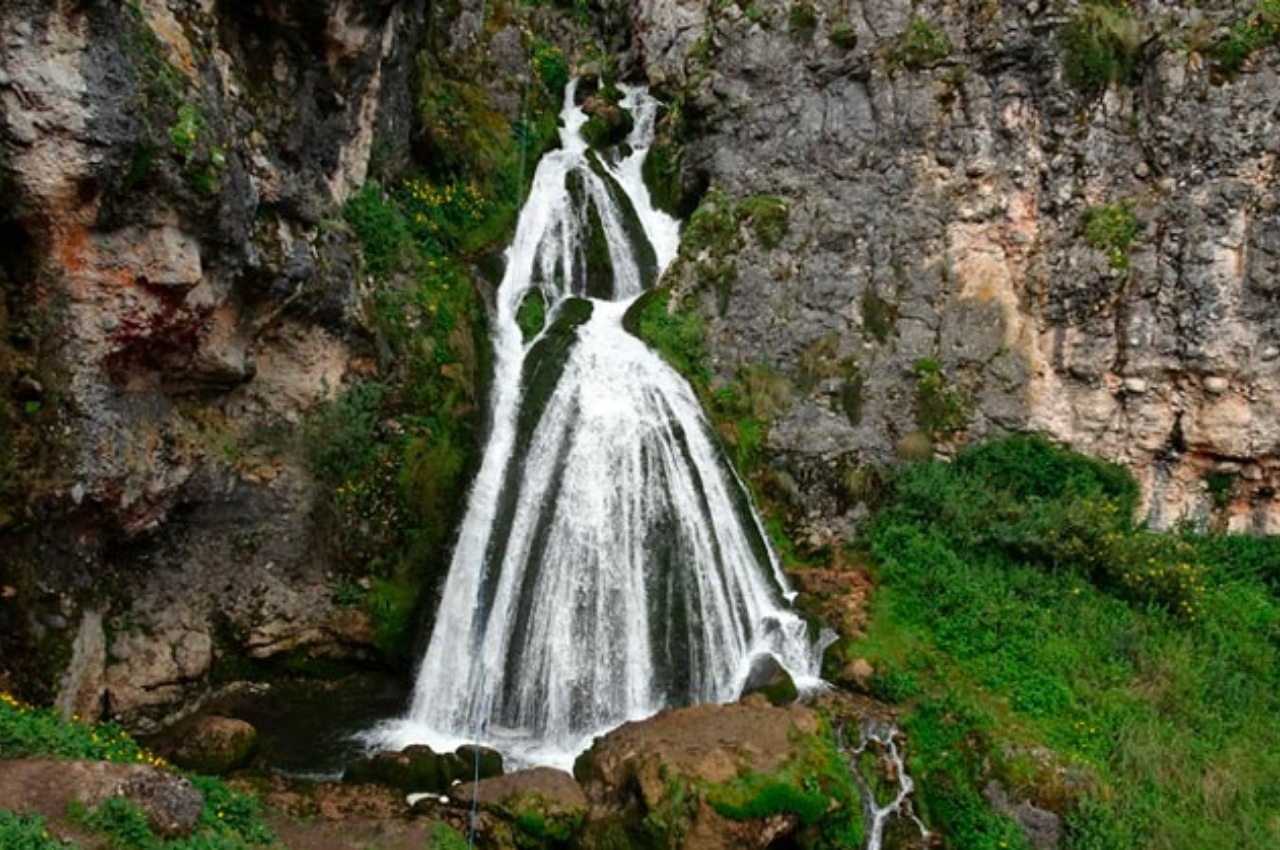 Viral Video Peru’s Bride Waterfall Takes Internet’s Breath Away