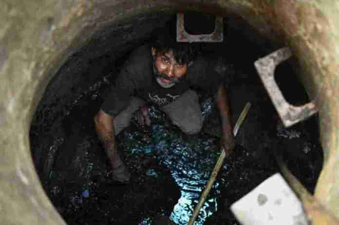 Manual scavenging, #Action2022, Mundka, delhi, manhole cleaning, sewage