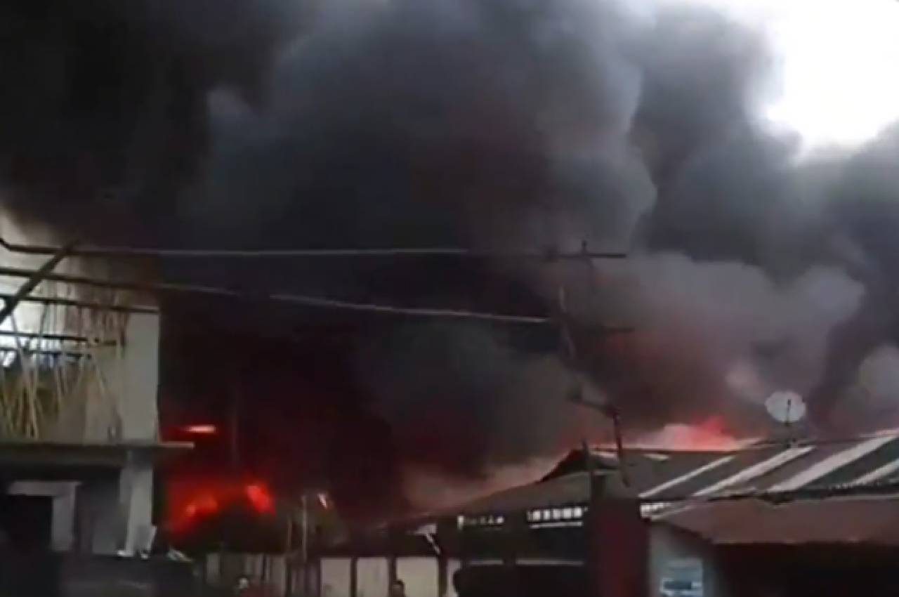 Over 700 shops burnt to ashes; however, no casualties reported yet.