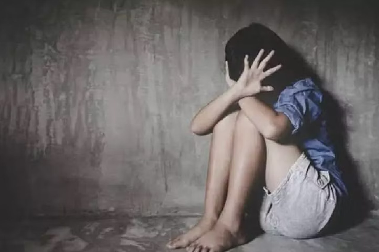 UP Crime: Humanity ashamed! Father constantly rapes 8-yr-old daughter, Step-Mom beats for objecting