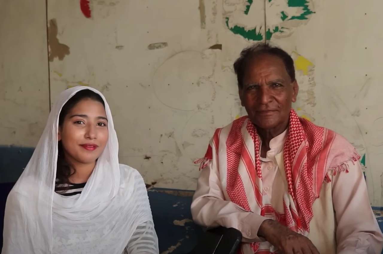 Love Has No Age 19 Yr Old Girl Marries 70 Yr Old Man In Unique Love Story