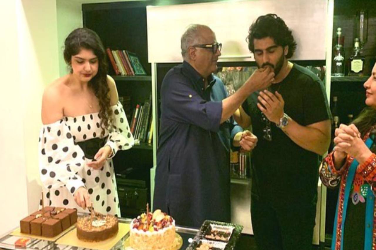 Boney Kapoor celebrates birthday with Arjun Kapoor, Anshula...