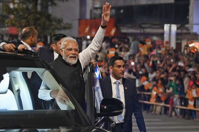 PM Modi's roadshow begins in Delhi