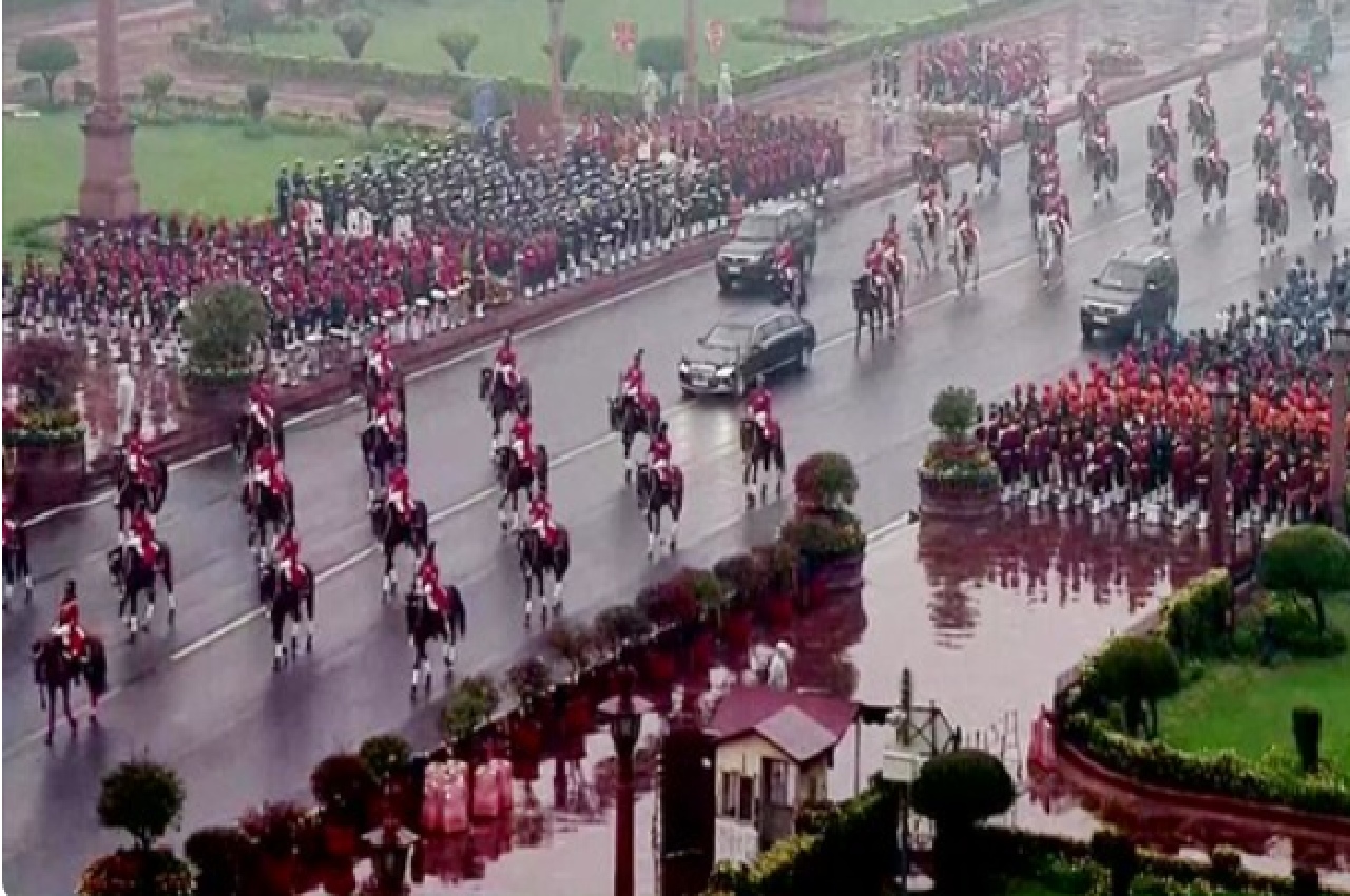 'Beating the Retreat' begins at Vijay Chawk in Delhi amid rains, Military bands enthrall audience