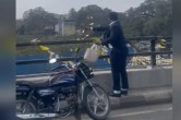 man from Bangalore seen throwing money