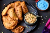 Gulkand Gujiya Recipe