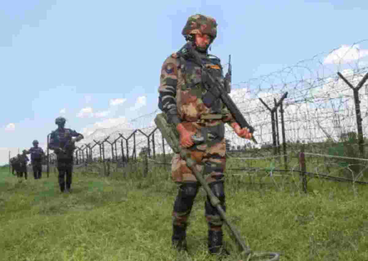 BSF caught two Pakistani Infiltrator