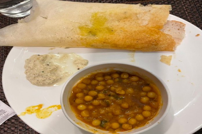 Dosa with chole