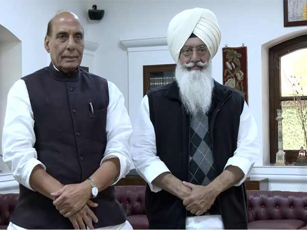 Rajnath Singh visits Radha swami satsang vyas