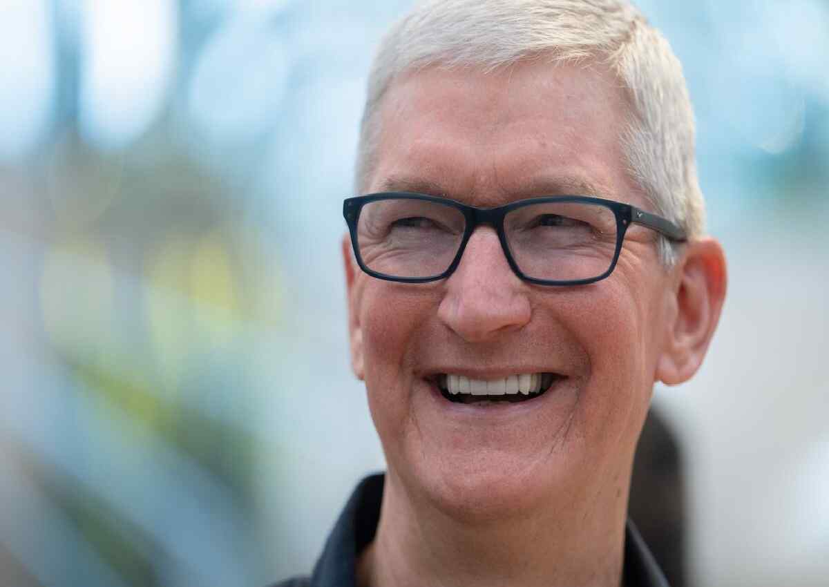 Tim cook to visit India