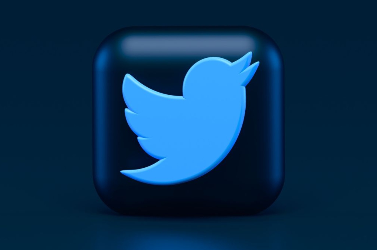 Twitter (4) Twitter