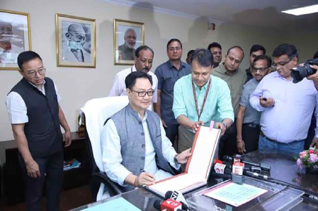Kiren Rijiju takes charge as Earth Science Ministry