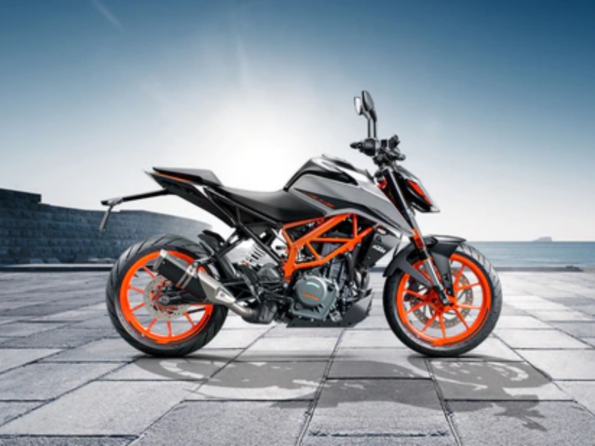 Ktm 390 duke on road best sale price