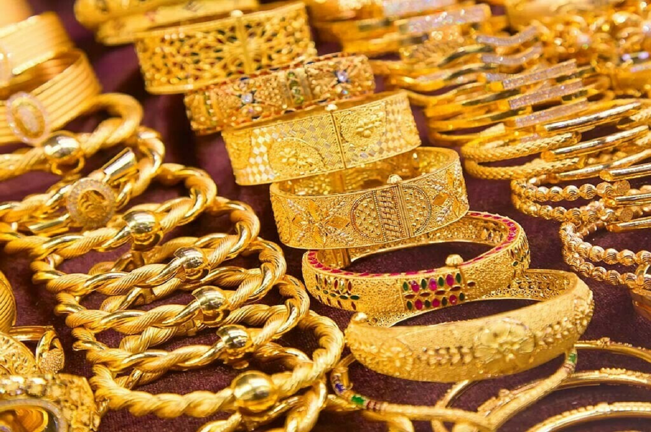 Gold Price Today 19 June 2023 Gold Slips By Rs 2200