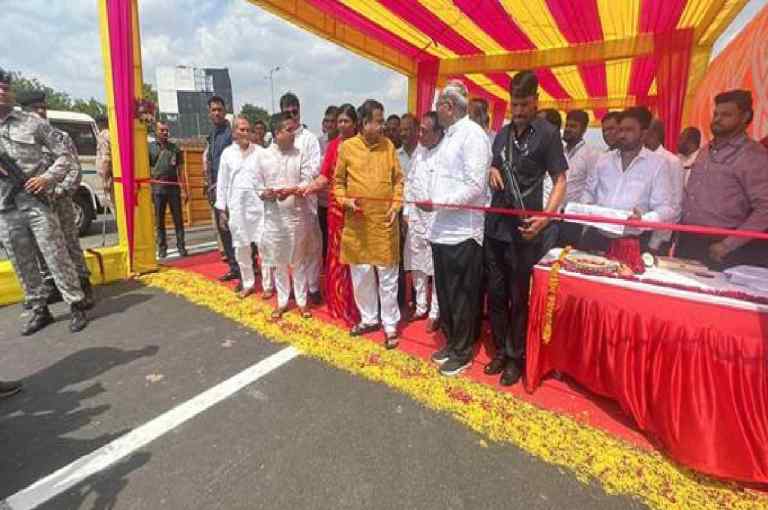 Nitin Gadkari inaugurates two highways in Gujarat