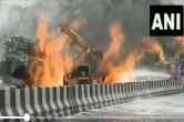 Oil tanker caught fire on Mumbai-Pune expressway