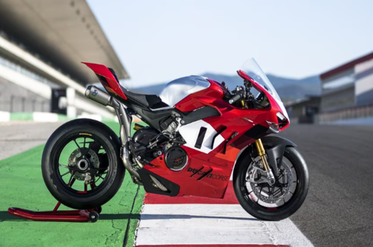 Ducati Panigale V4 R launced in India; Know price, specificatio...