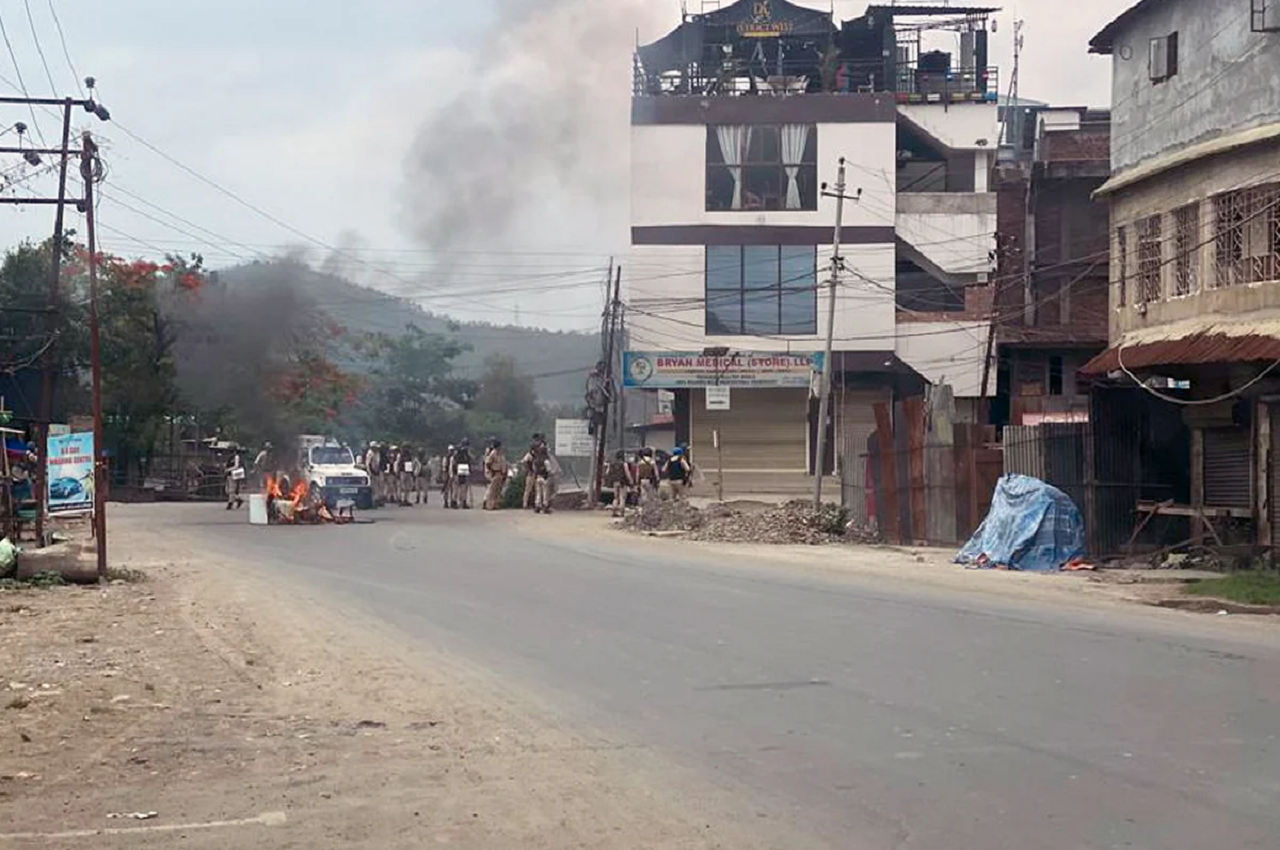 Manipur Govt Suspends Internet In Five Districts Amid Law And Order Concerns; Curfew Imposed In Bishnupur Manipur Govt Suspends Internet In Five Districts Amid Law And Order Concerns; Curfew Imposed In Bishnupur