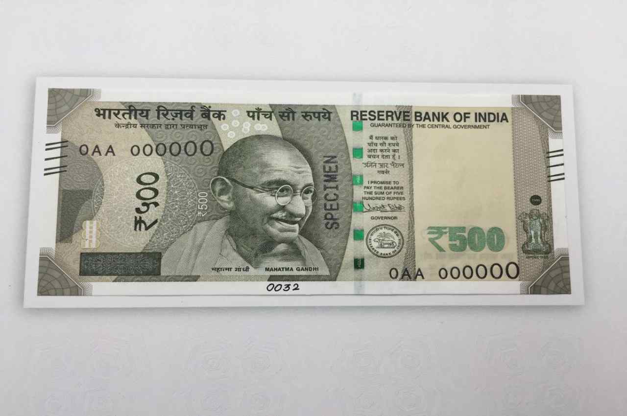Delhi Robbers Leave Rs 500