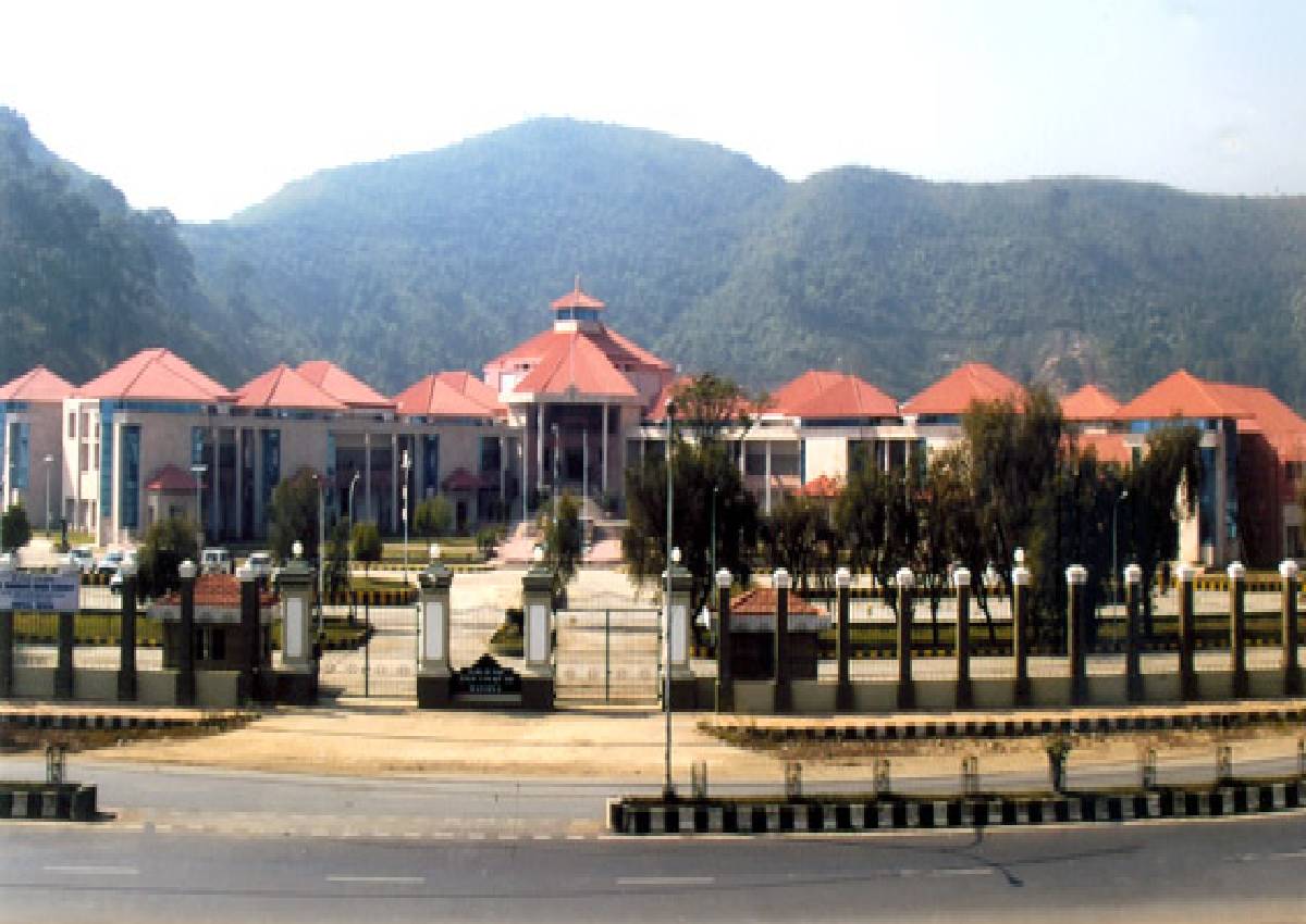 Manipur HC direct to lift ban of Internet