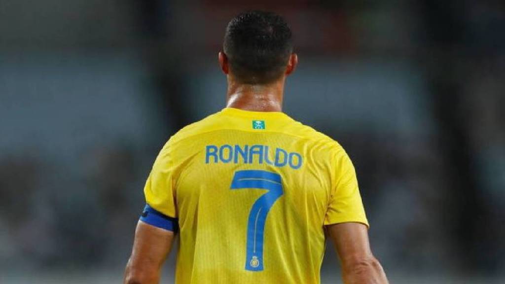 Cristiano Ronaldo scores two goals to lead Al-Nassr to first Arab