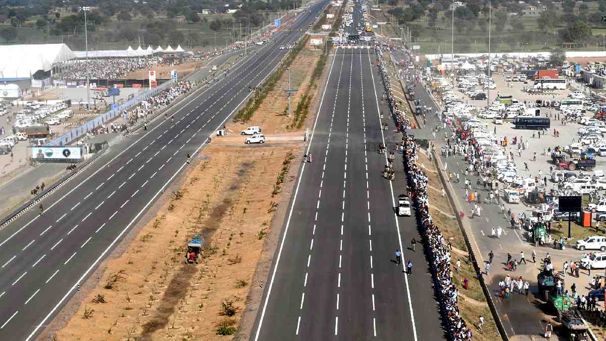 Delhi Mumbai Expressway (Photo Credit: ANI File)