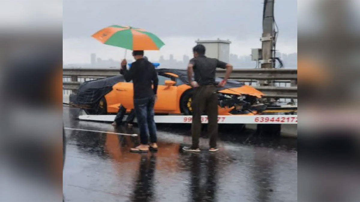 Ex BJP MLA's Son rams Lamborghini into Railings On Mumbai Bridge