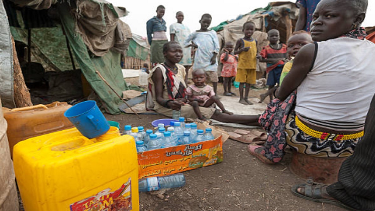 Desperation in the Desert: African Migrants Forced to Drink Own Urine in TunisiaDesperation in the Desert: African Migrants Forced to Drink Own Urine in Tunisia