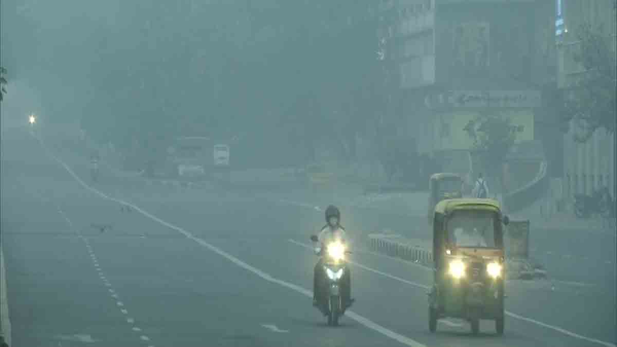 Delhiites Breath Poison; AQI Breaches 999 Mark In Capital