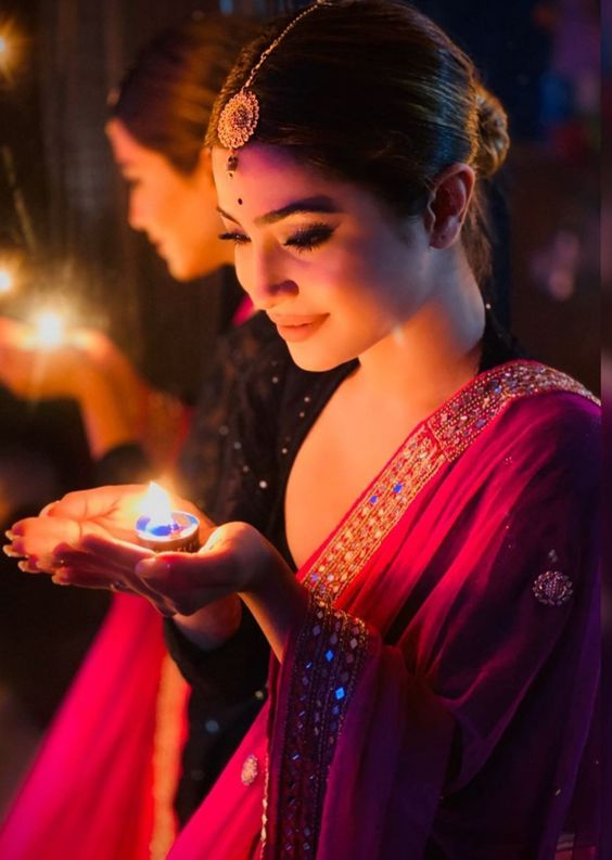Diwali shoot ideas,diwali ,red saree, saree shoot ,vintage shoot,indian  culture | Diwali photography, Diwali photos, Diwali outfits