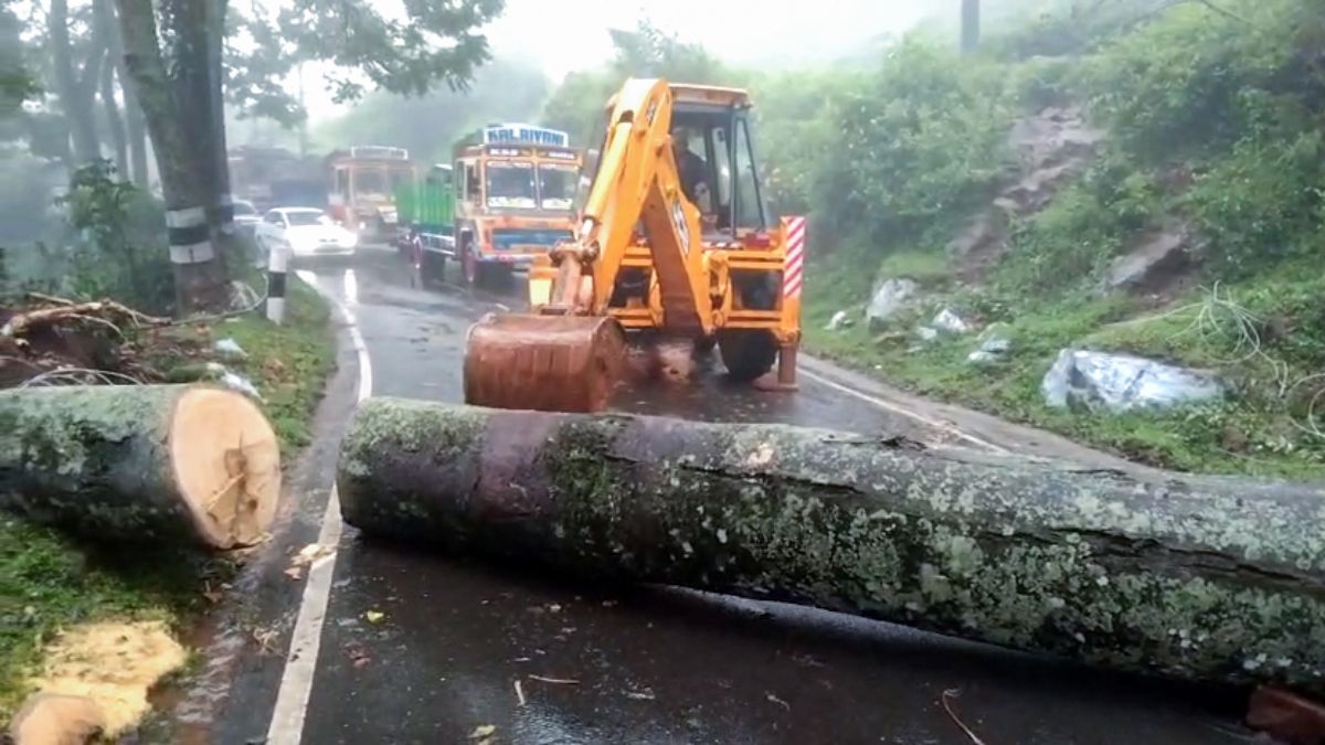 IMD Issues Red Alert Amid Heavy Rain And Landslides In Tamil Nadu ...