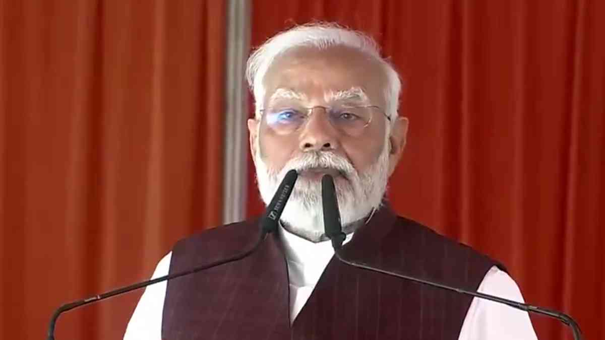 Modi Doosri Mitti Ka Insaan Hai: PM In Azamgarh