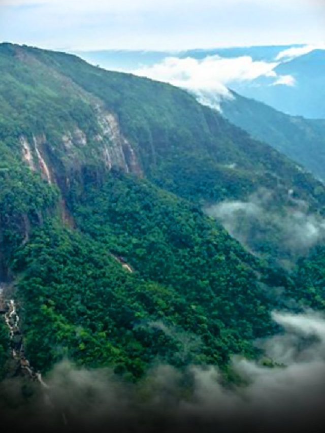 Explore The 7 Must-Visit Places in Meghalaya