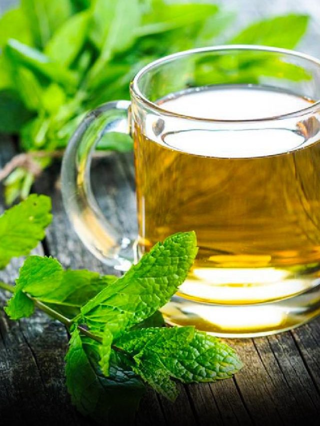 7 Best Ways To Consume Tulsi Leaves On An Empty Stomach