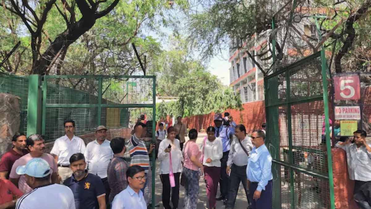 Delhi: 14-year-old identified as suspect in Greater Kailash school bomb threat, admitted hoax to avoid attending school.