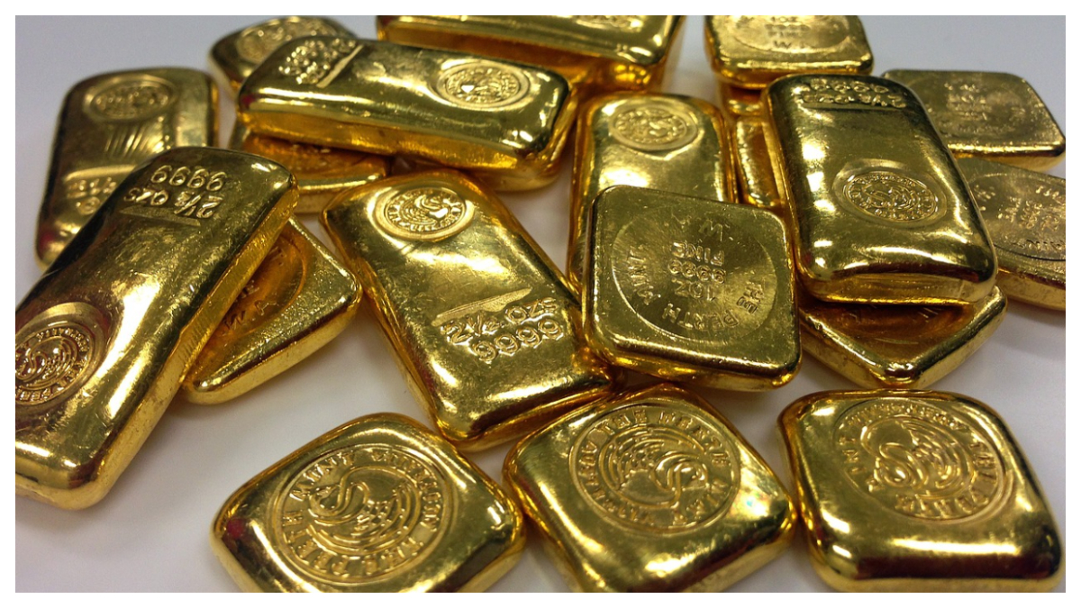 Gold Rate Falls On Strong US GDP Dat