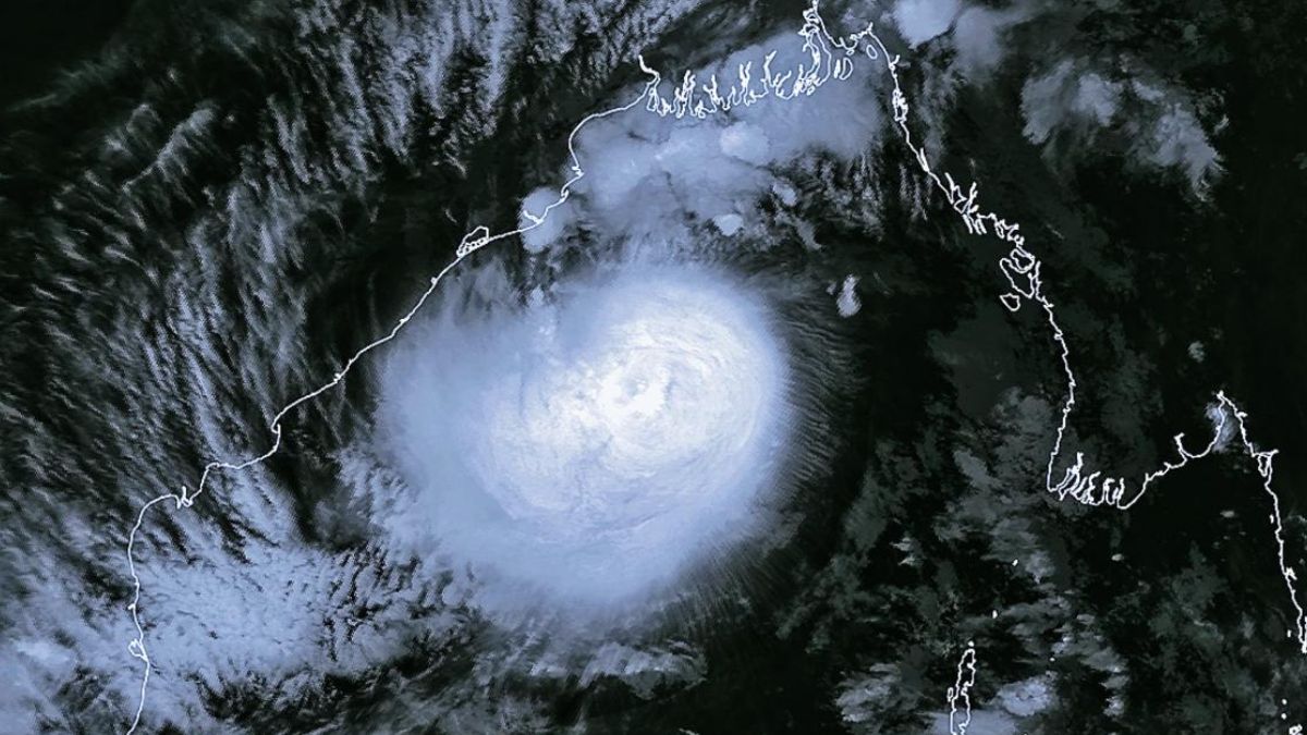 IMD Weather Update: Cyclone Dana To Make Impact, Heavy Rain Predicted For Odisha And West Bengal