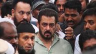 Salman Khan at Baba Siddique's residence