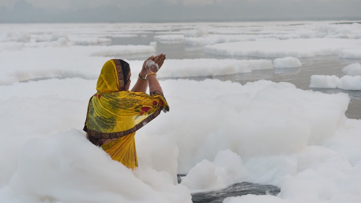 Chhath Puja In Delhi Amid Toxic Foam In Yamuna