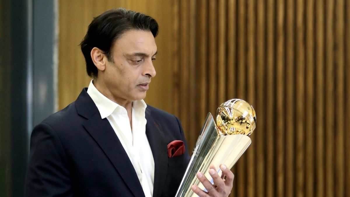 Shoaib Akhtar with Champions Trophy