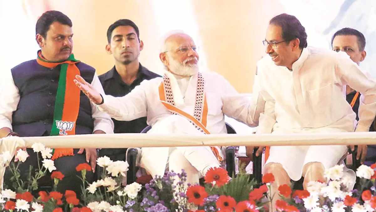 Narendra Modi with Devendra Fadnavis and Uddhav Thackeray