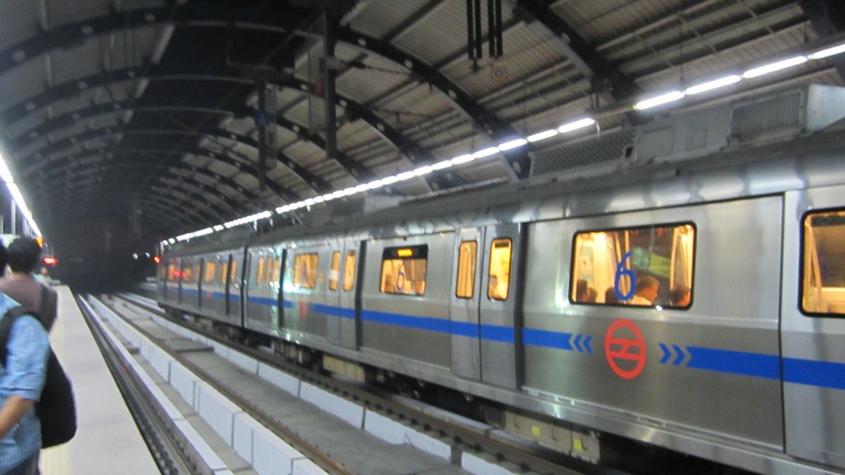 Delhi: 23-Year-Old Jumps To Death From Mayur Vihar Phase-1 Metro Station