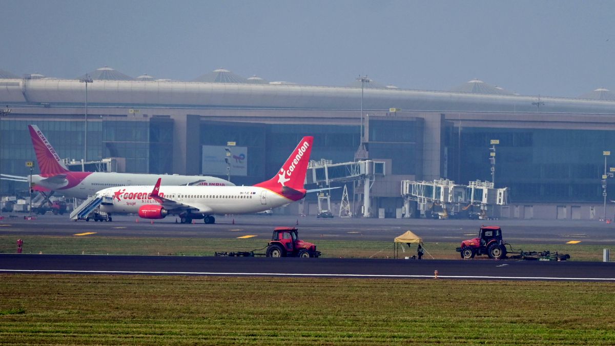 Mumbai Airport Bomb Threat: Caller Says Azerbaijan Traveller Carrying Explosives