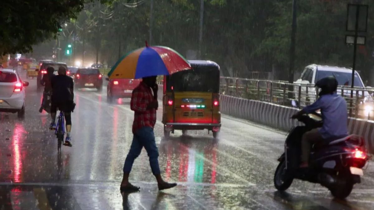 IMD Weather Update: Heavy Rain Forecast for Kerala, Tamil Nadu, Delhi’s AQI Drops to 'Poor’