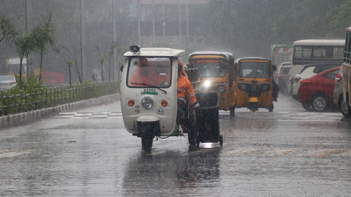 IMD Weather Update: Heavy Rain To Lash Tamil Nadu, Delhi’s AQI Remains ‘Very Poor’