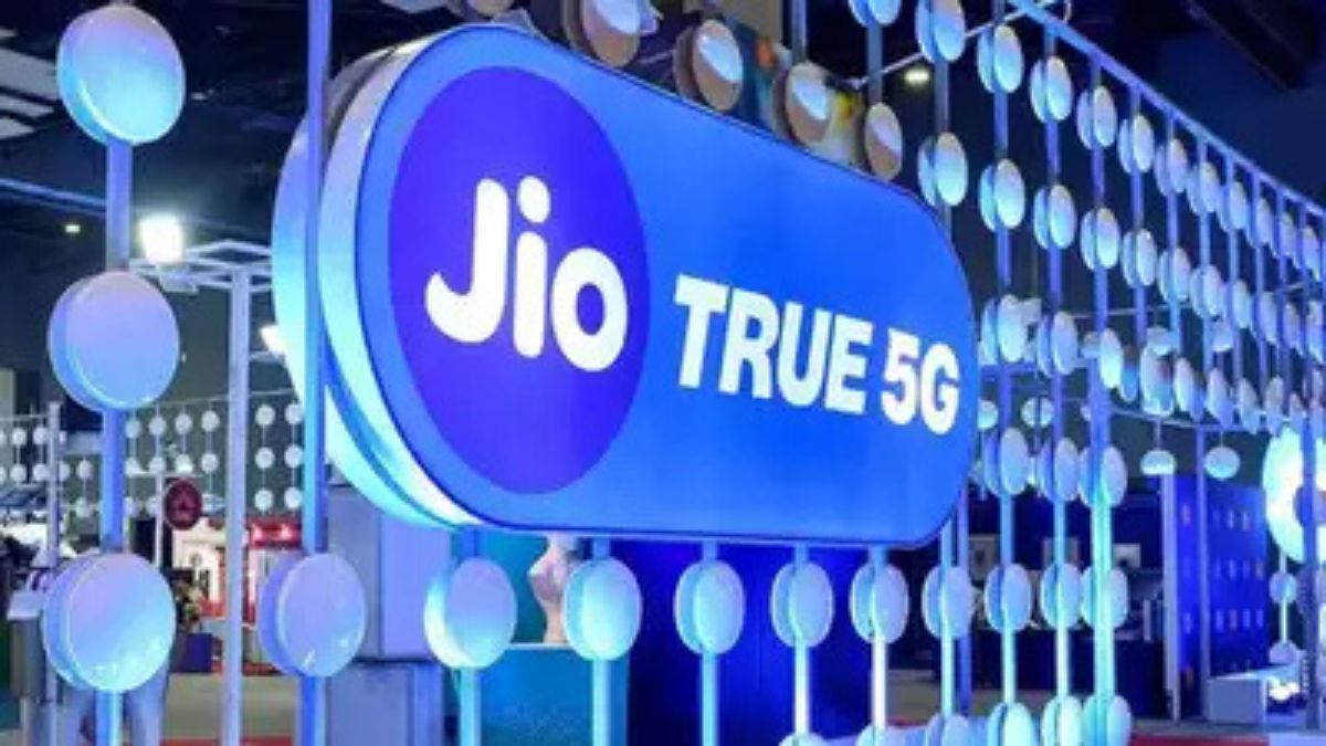 Good News For Reliance Jio Users: CHEAPEST One Hour Of High Speed Internet Available At Just Rs 11! Check Details