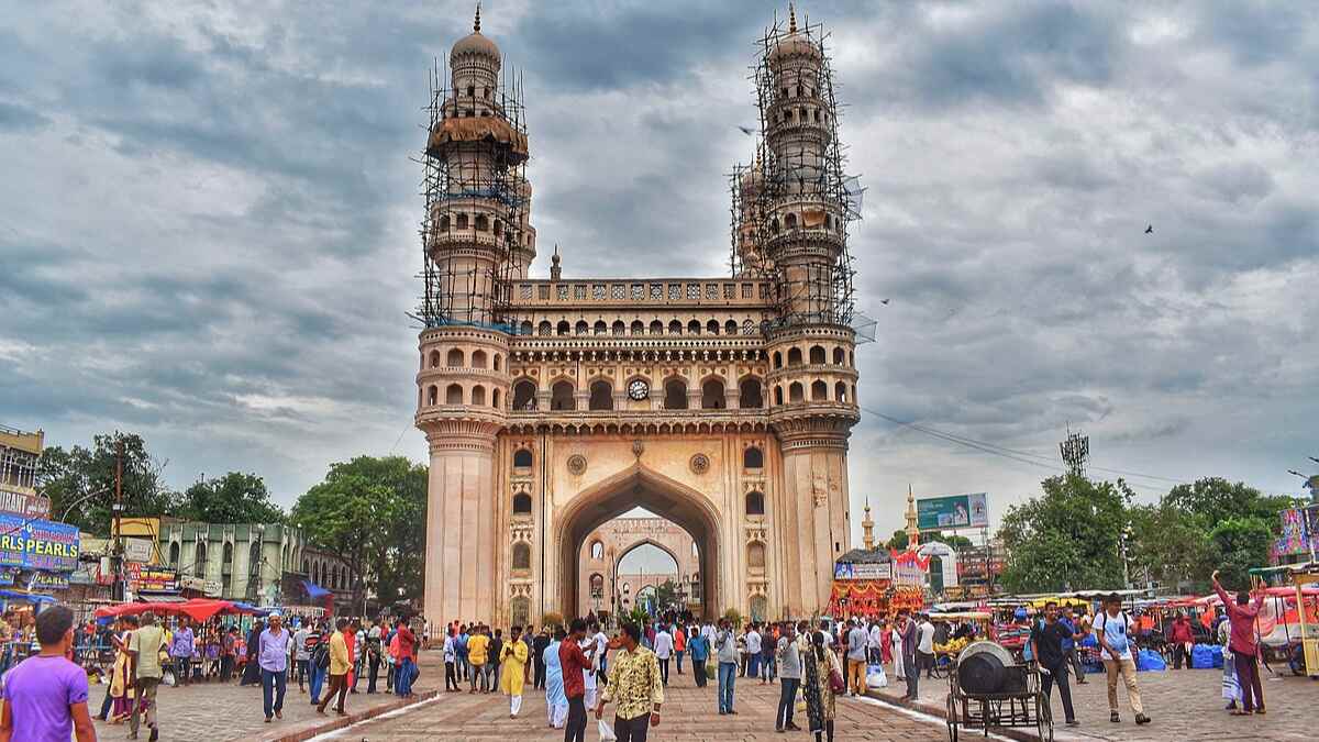 Expect a partly cloudy sky with a hint of haze today. Expect a partly cloudy sky with a hint of haze today.