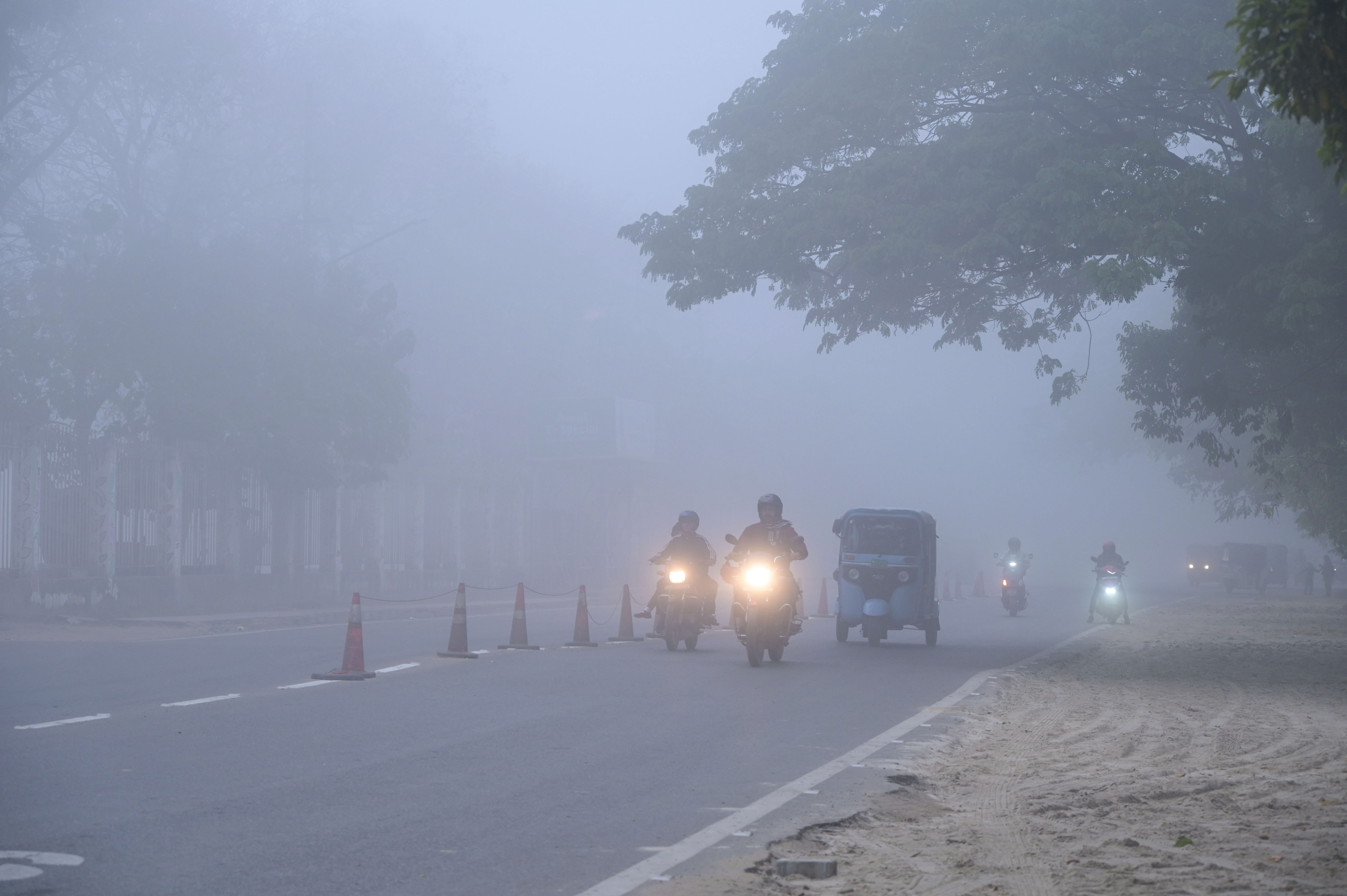 Delhi Pollution: AQI Plummets To ‘Very Poor’, Capital Braces For Cold As IMD Predicts Light Rain