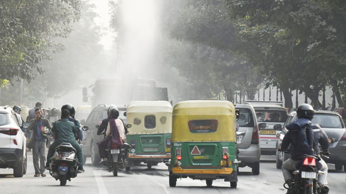 Delhi Pollution: AQI Plummets To ‘Very Poor’, GRAP IV Measures Remain In Effect; Residents Report Health Risks