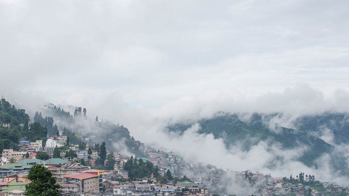 Darjeeling, West Bengal Weather Update Today: Temperature, AQI, IMD Forecast For Next 7 Days